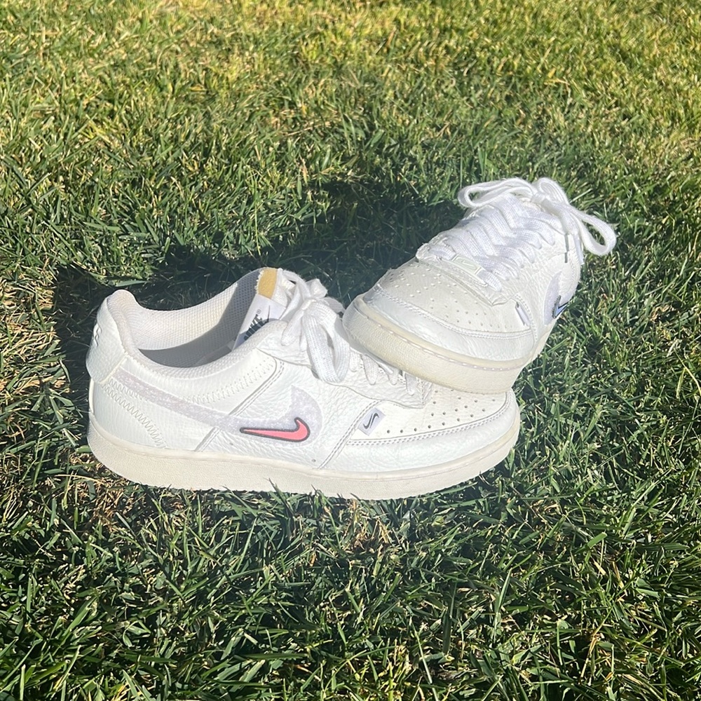 Nike Borough low top sneakers